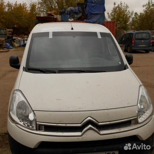 Лобовое стекло на Ситроен Берлинго