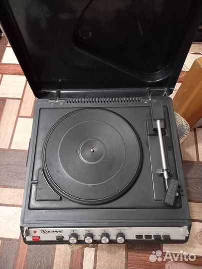 Проигрыватель винила 