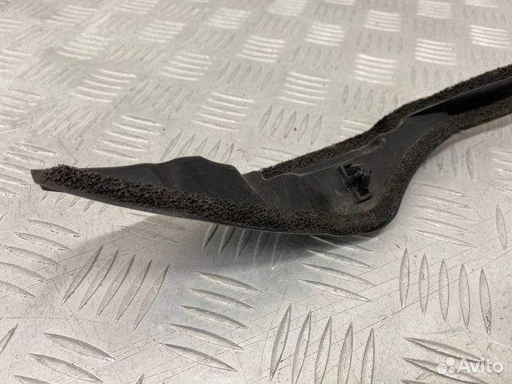 Б/У пыльник крыла передний левый Mazda Demio 2