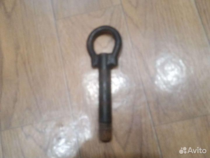 Буксировочный крюк