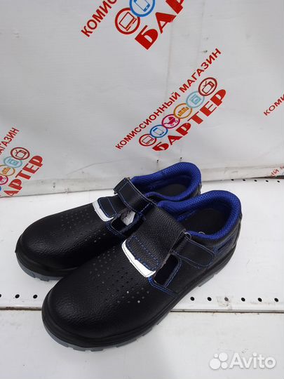 Спецроба и ботинки в ассортименте