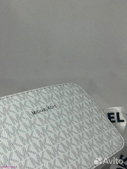 Michael Kors: сумка через плечо для каждодневности