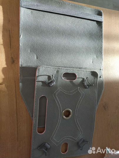 Универсальный чехол-книжка для планшета