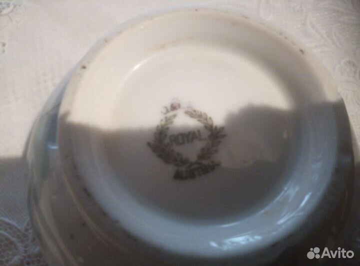 Антиквар. фарфор. сервиз и блюдо (12 предметов)