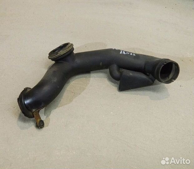 Патрубок воздушного фильтра Ford Escape 1 2.0