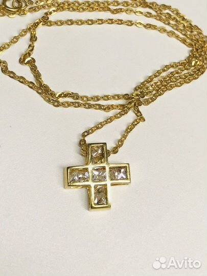 Золотой крест с цепью и бриллиантами