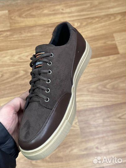 Кроссовки мужские новые на весну 40-45