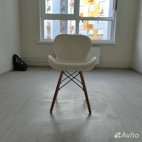 Стул белый кожзам