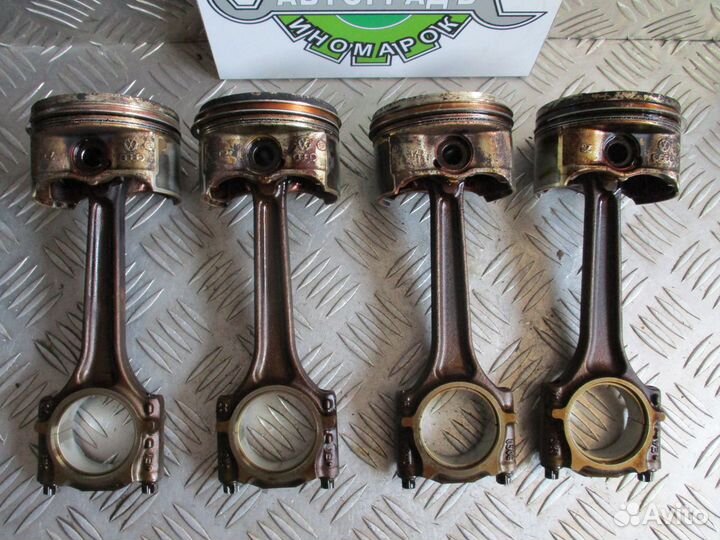 Поршень с шатуном Volkswagen Caddy 3 2007г