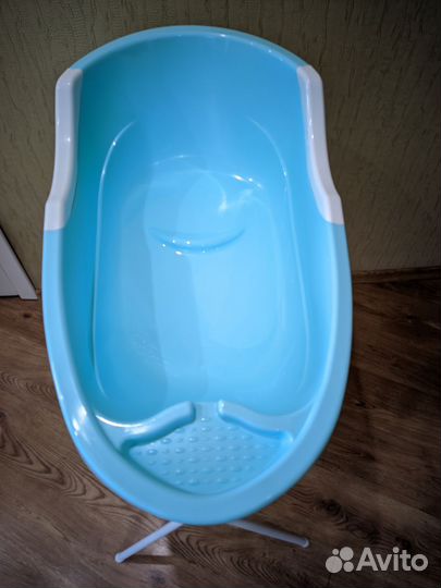 Ванночка для купания с подставкой