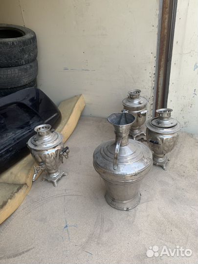 Старинный медный кувшин