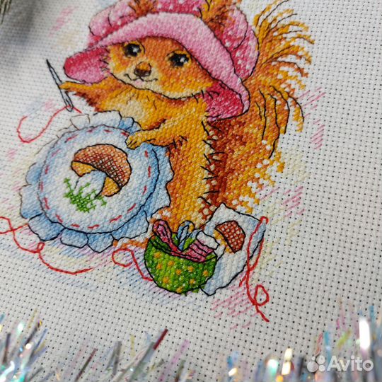 Вышивка крестом Белочка осенняя