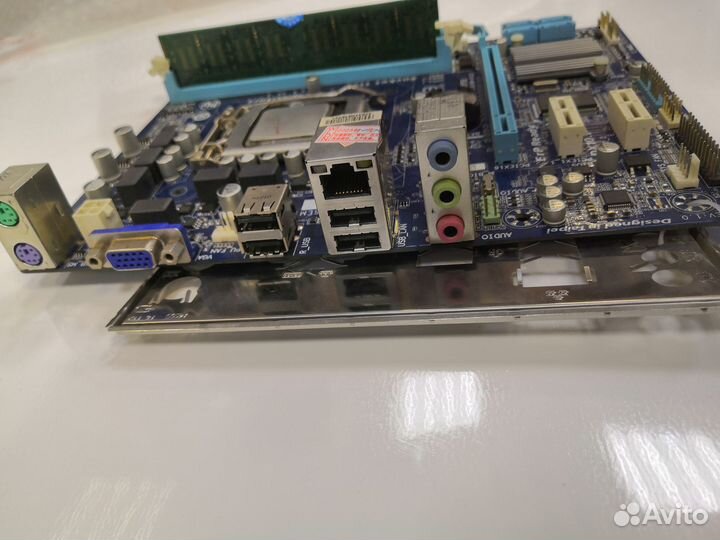 Материнская плата S1155 GA-H61M-DS2