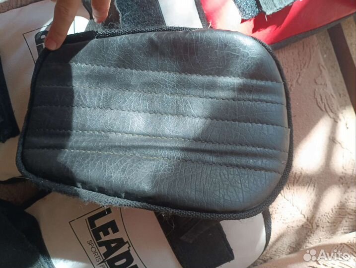 Обувь и щитки