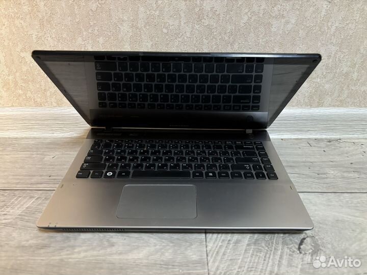 Samsung i5+GeForce 520M+4GB+320gb