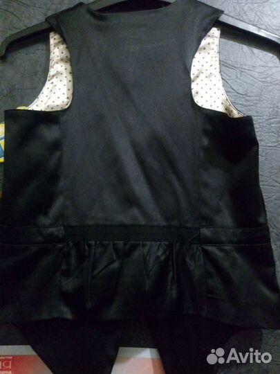 Жилетка для мальчика 7-9 лет