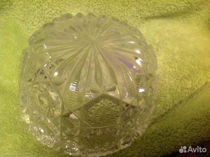 Хрустальная ваза высотой 8 см