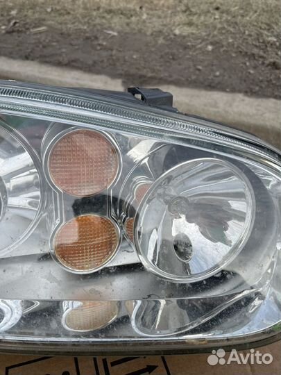 Ксеноновая фара golf 4 R32