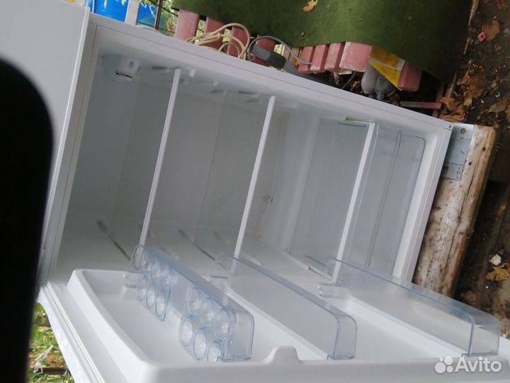 Холодильник Dexp TF210D