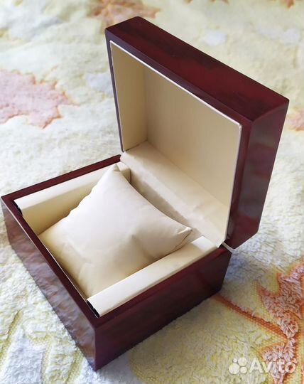 Деревянная коробка для часов