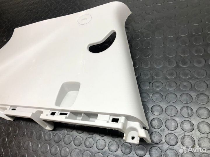 Обшивка стойки задняя левая Kia Sportage 3 (SL)