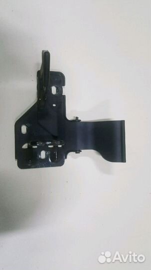 Замок капота VW Transporter T5 2003-10 7H0823480C