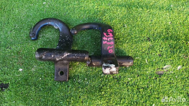 Крюк буксировочный Cadillac Escalade кроссовер MFI