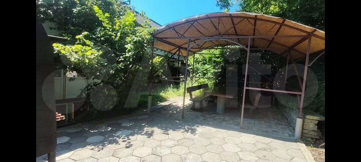 Дом 700 м² на участке 9 сот.