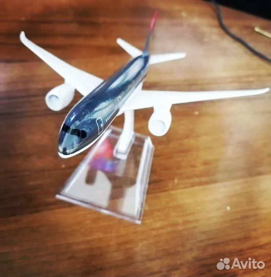 Коллекционная модель самолета Boeing 787-8