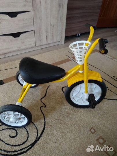 Трехколесный велосипед