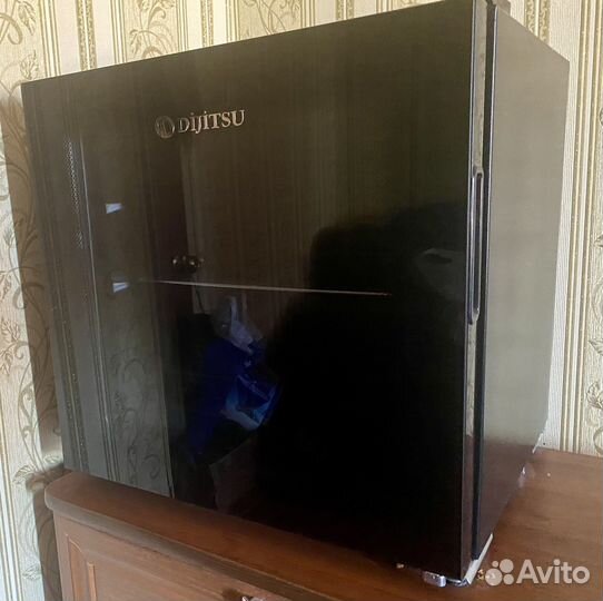 Холодильник dijitsu DBM60 с прозрачной дверцей