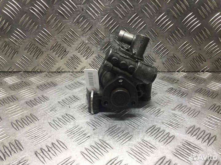 Насос гидроусилителя руля Мерседес Ц класс a0044661301 646963