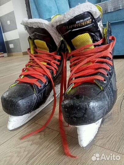 Коньки хоккейные профессиональные