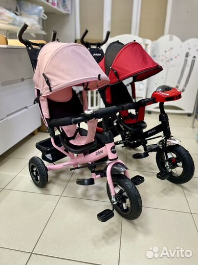 Детский трехколесный велосипед с ручкой