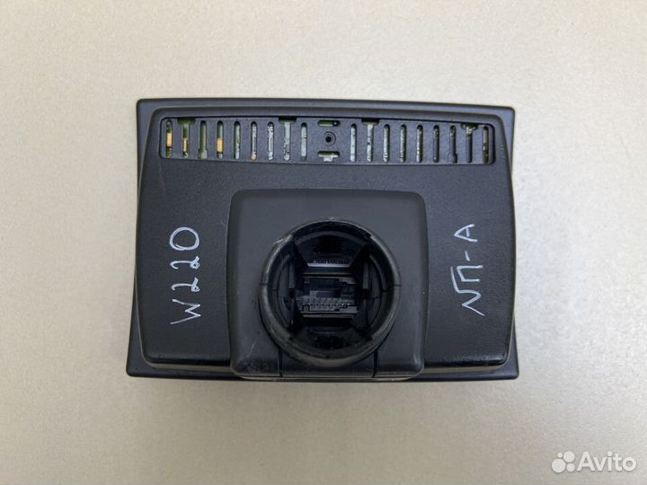 Монитор задний Mercedes W220