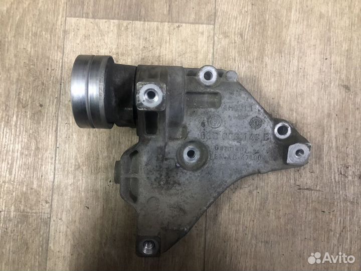 Кронштейн генератора Volkswagen 1.4TSI