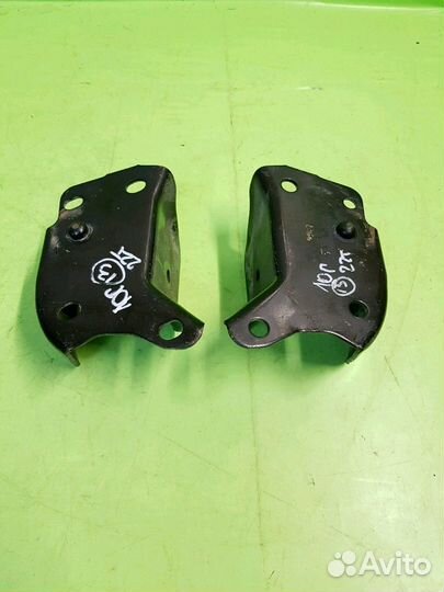 Кронштейн задней балки Рено Логан Сандеро