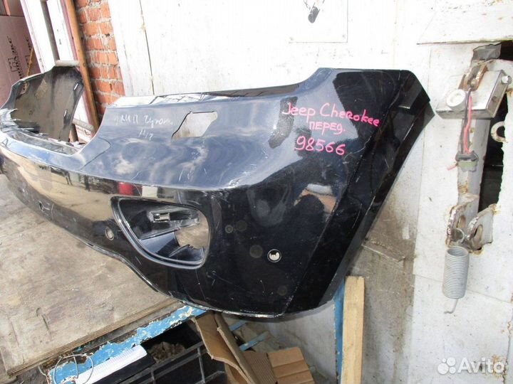 Бампер передний Jeep Grand Cherokee 4 (WK2)