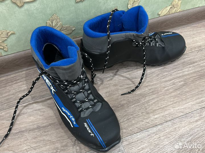 Продаю лыжные ботинки