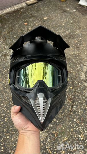 Кроссовый шлем