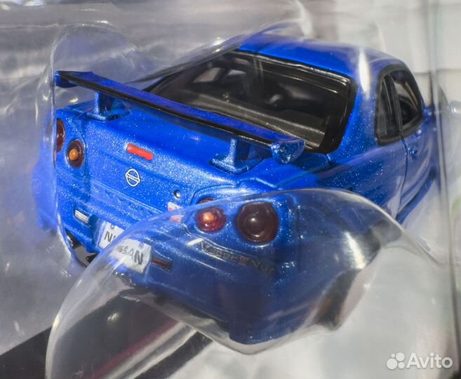 Hot Wheels Premium 1:43 Nissan Skyline GT-R (BNR34