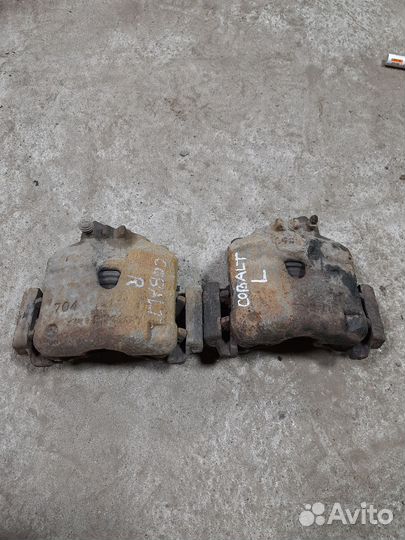 Суппорт передний правый лев Chevrolet Cobalt/Ravon