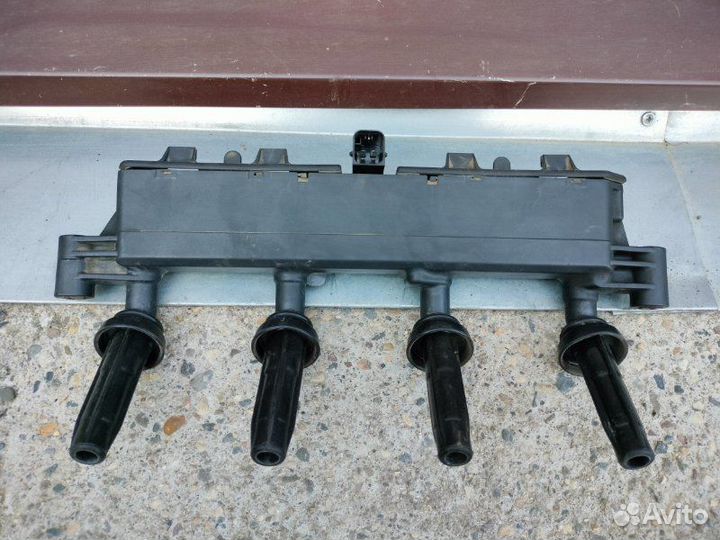 Катушка зажигания Peugeot Partner минивен 1.4 KFW