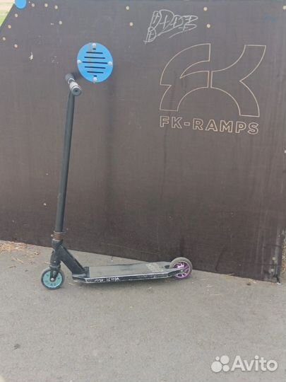 Трюковой самокат вес:3.4 система:ihc