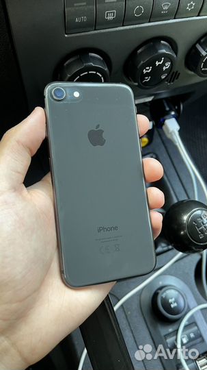 iPhone 8, 64 ГБ