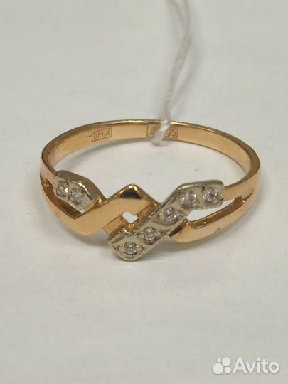 Кольцо с синтетическим камнем Золото