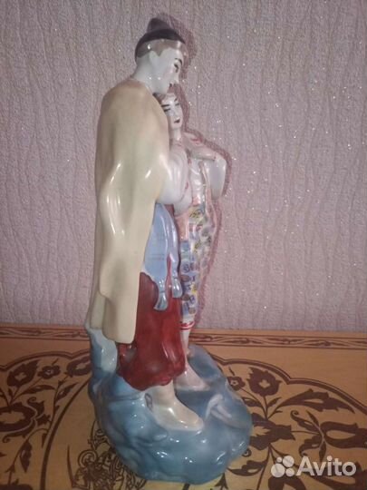 Статуэтка казак с казачкой