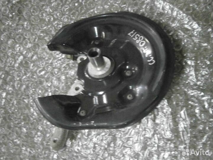 Кулак задний левый Volkswagen Passat B7 VW Passat