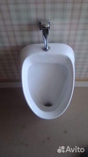 Писсуар подвесной