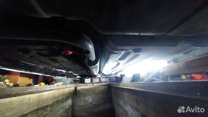 Обработка днища автомобиля, арок,от коррозии